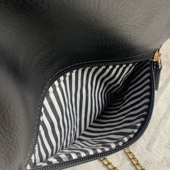 🆕NWOT Black Vegan Leather Crossbody/Clutch - Picture 8 of 13